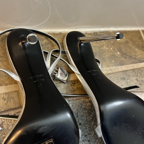 Tom Ford LAMINATED NAPPA PADLOCK POINTY NAKED SANDAL 85 MM - Picture 7 of 9